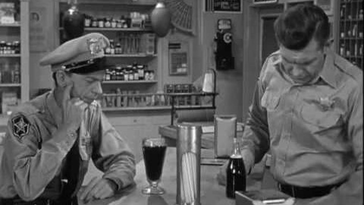 The Andy Griffith Show - Season 1 Episode 24 : The New Doctor