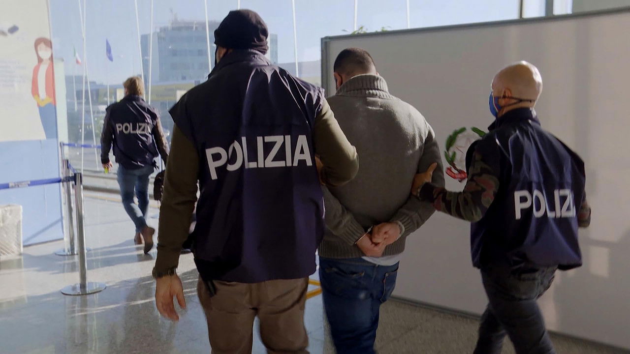 Stop! Border Control: Roma Fiumicino - Season 2 Episode 1 : Episode 1