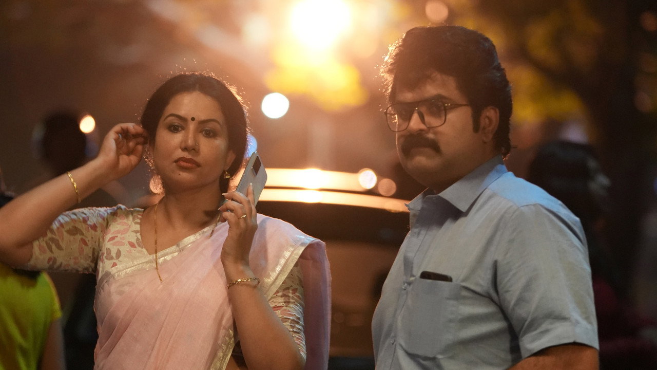 Raveendra Nee Evide? backdrop