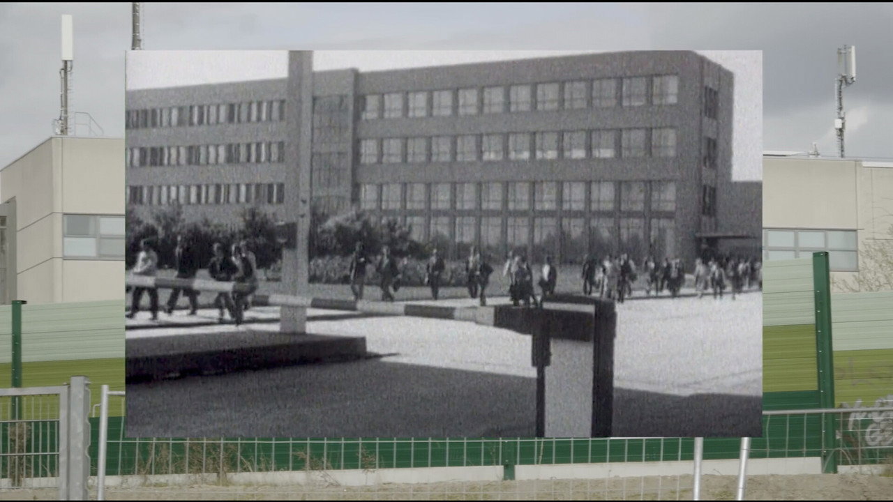 Close your eyes and imagine: ARBEIT – ein Brainstorm mit Harun Farocki still 3