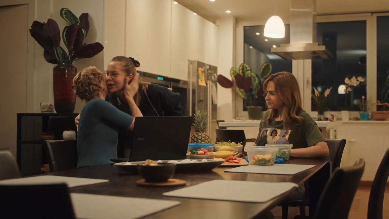 Sekirca v med — Épisode 64