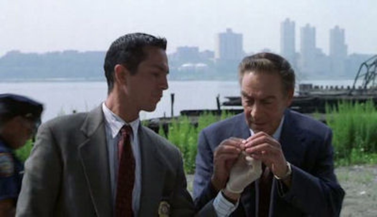 Law & Order - Season 7 Episode 1 : Causa Mortis