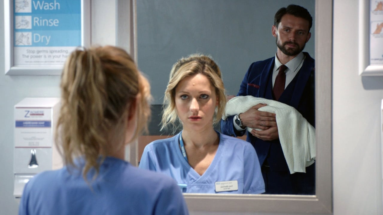Holby City - Season 18 Episode 6 : Beneath the Cover