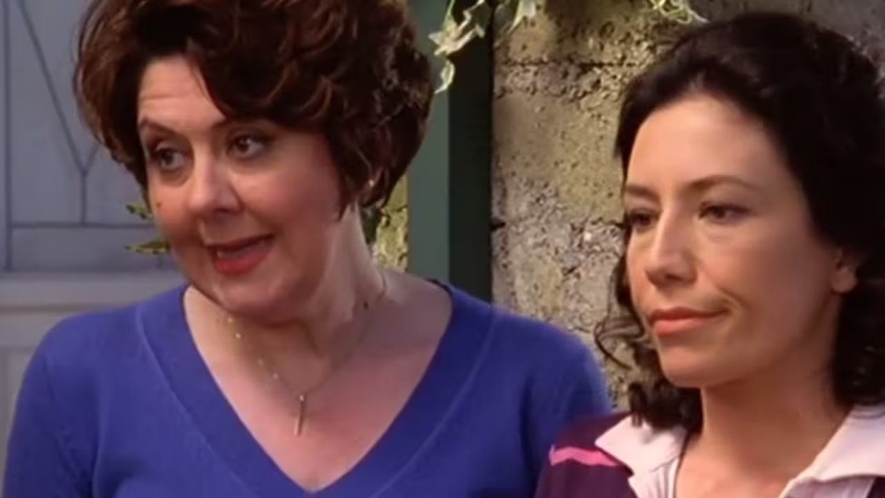 A doctor in the family - Season 7 Episode 11 : Which side are you on? / What women really want