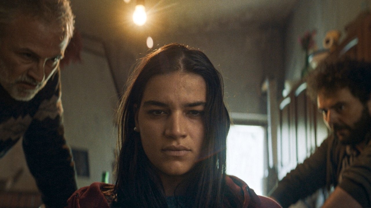 Una femmina Kritik Film 2022 Moviebreak.de