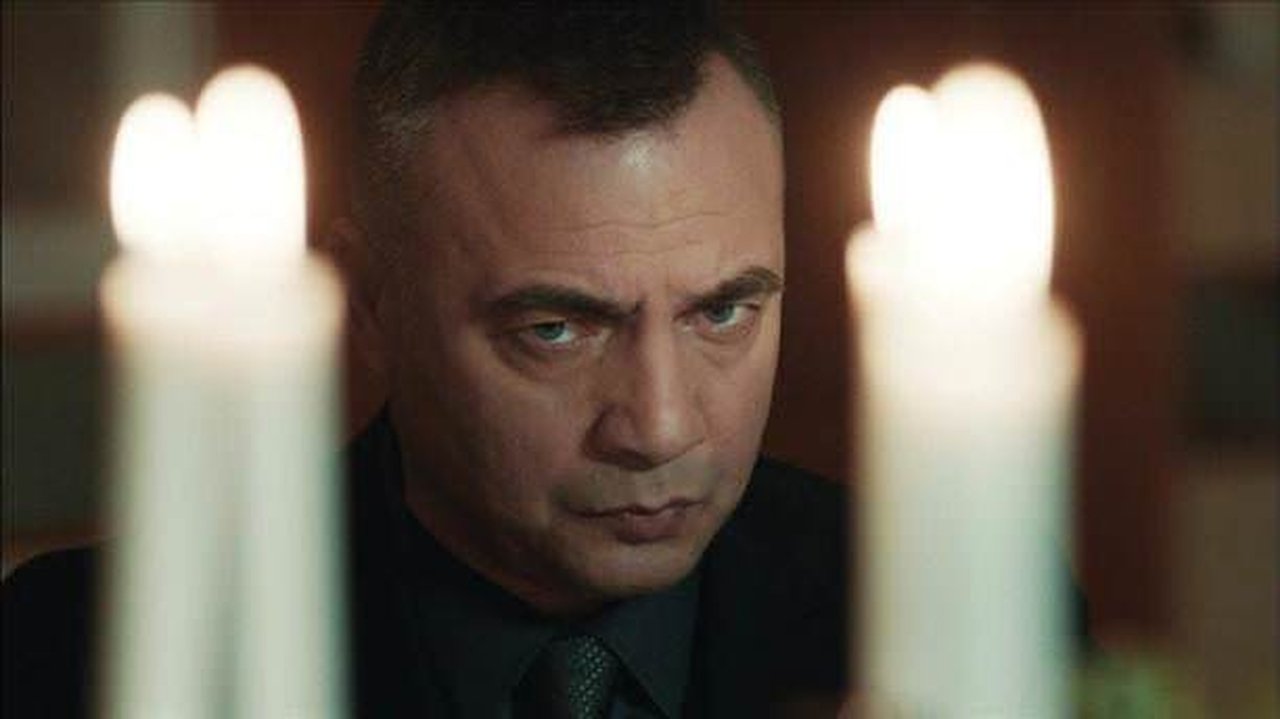 Eşkıya Dünyaya Hükümdar Olmaz backdrop