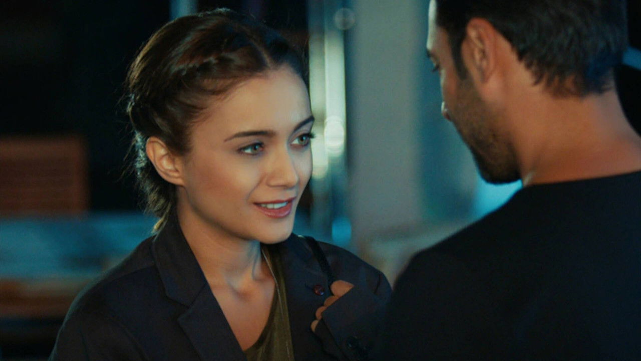 Güllerin Savaşı — Épisode 13