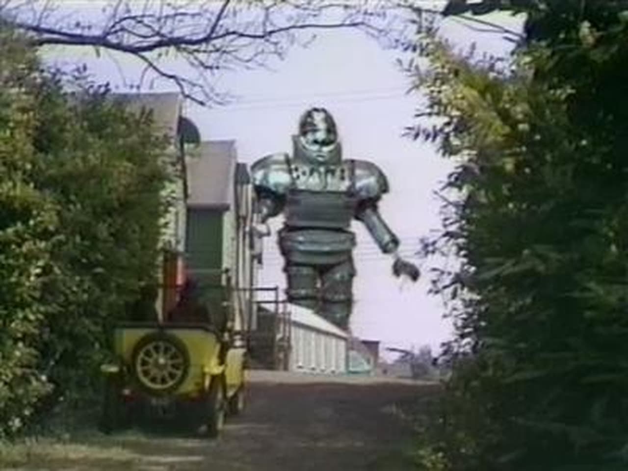 Doctor Who - Season 12 Episode 4 : Robot (4)