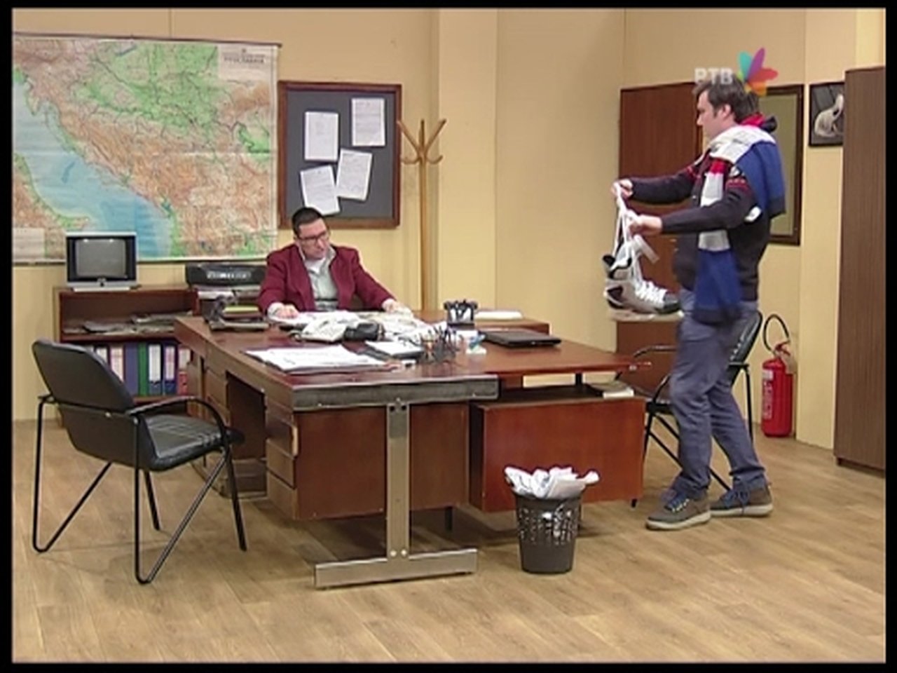 Government Job - Season 5 Episode 72 : 836 Klizanje