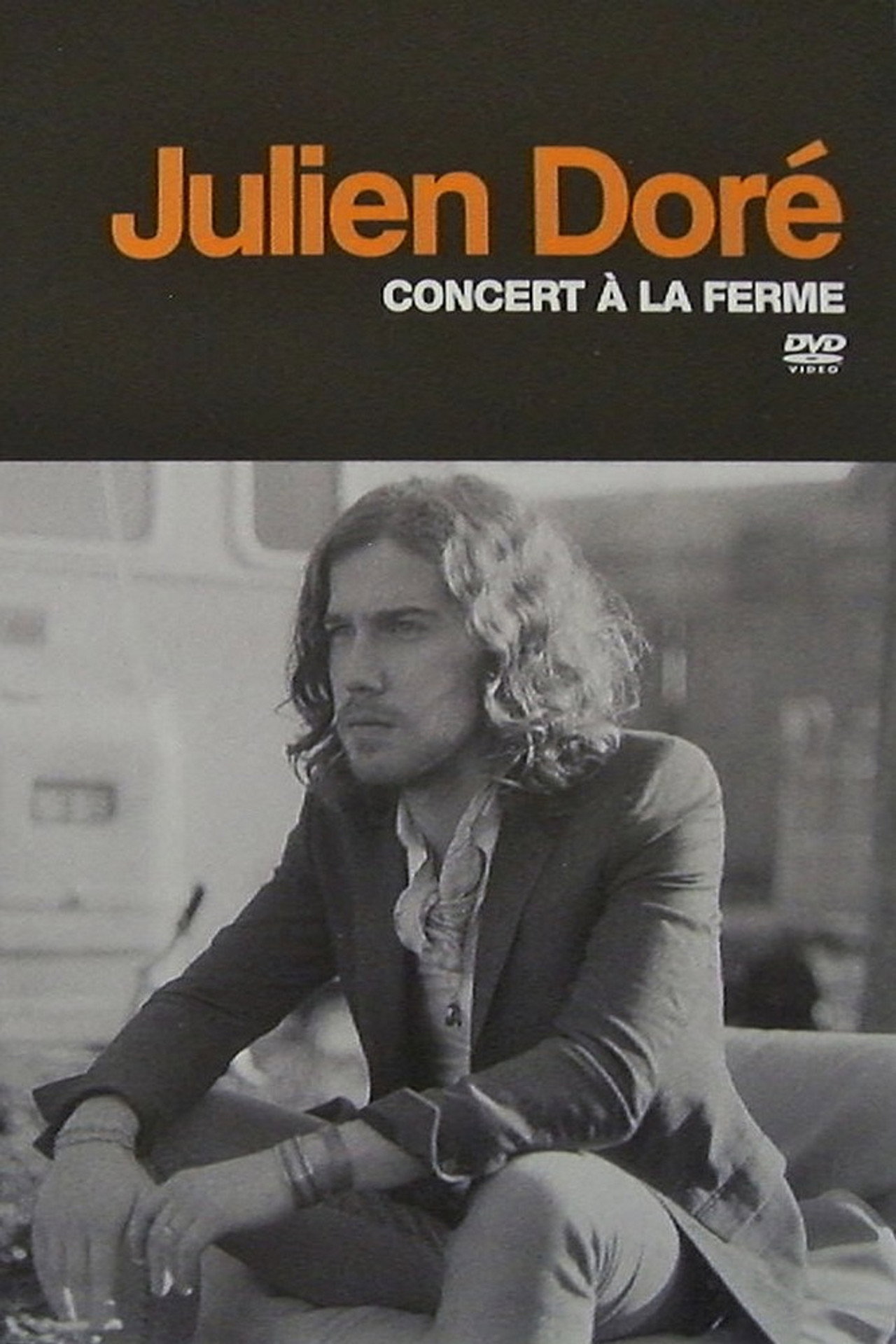 Julien Doré - Concert à la Ferme Backdrop