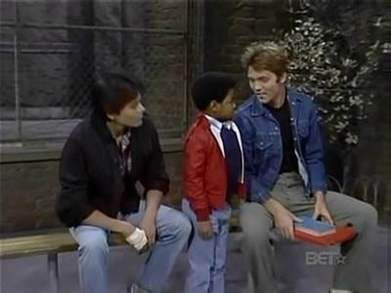 Diff'rent Strokes - Season 4 Episode 18 : Crime Story (Part 2) (a.k.a.) Crime in the Schools