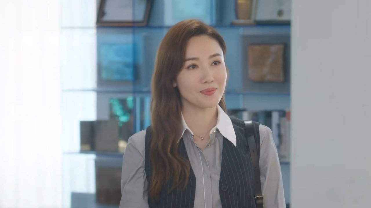 The QUEEN of News - Season 2 Episode 19 : Episode 19