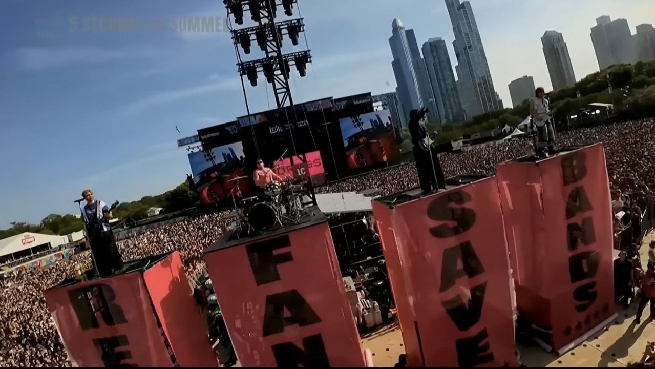 5SOS: Live at Lollapalooza backdrop