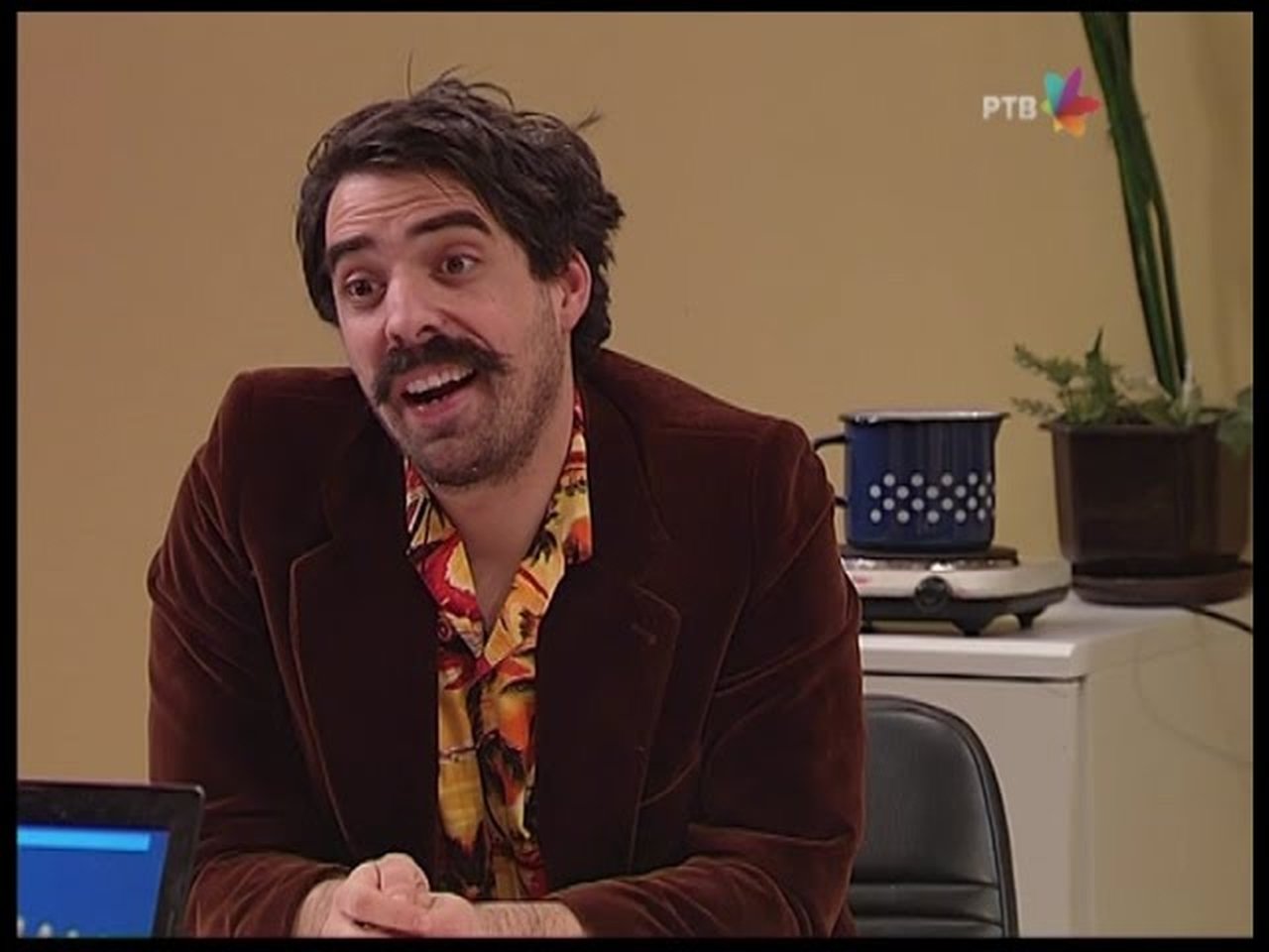Government Job - Season 5 Episode 102 : 866 Pihtijada