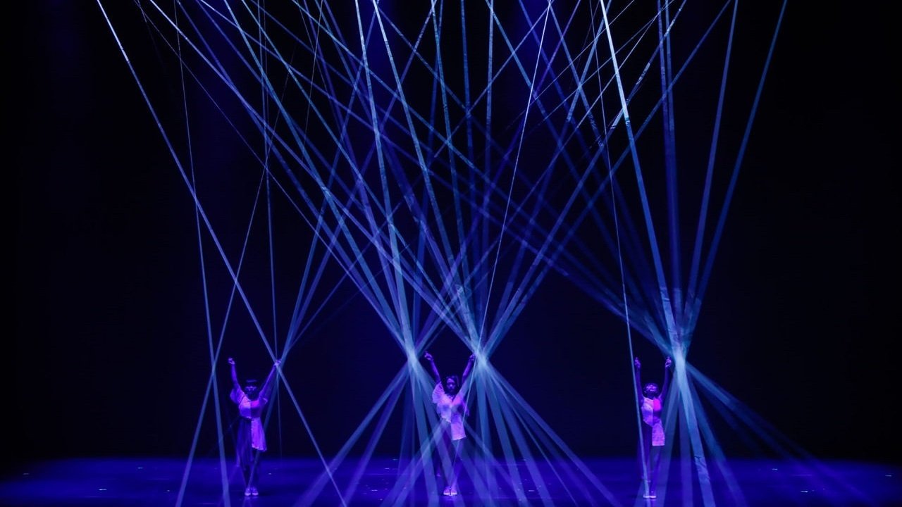 Reframe THEATER EXPERIENCE with you backdrop