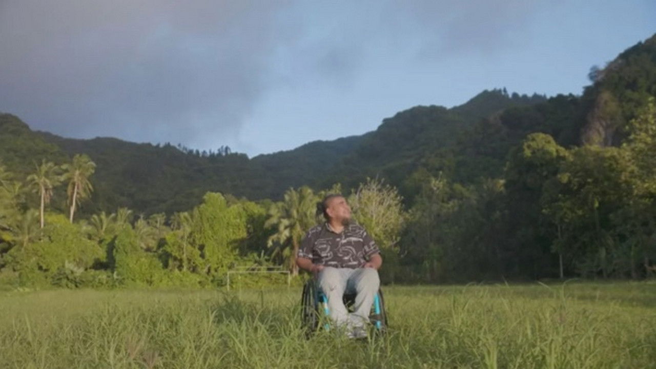 Les Invisibles Backdrop