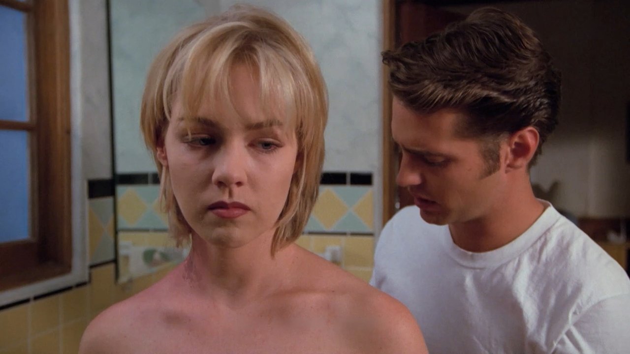 Beverly Hills, 90210 - Season 5 Episode 15 : Christmas Comes This Time Each Year