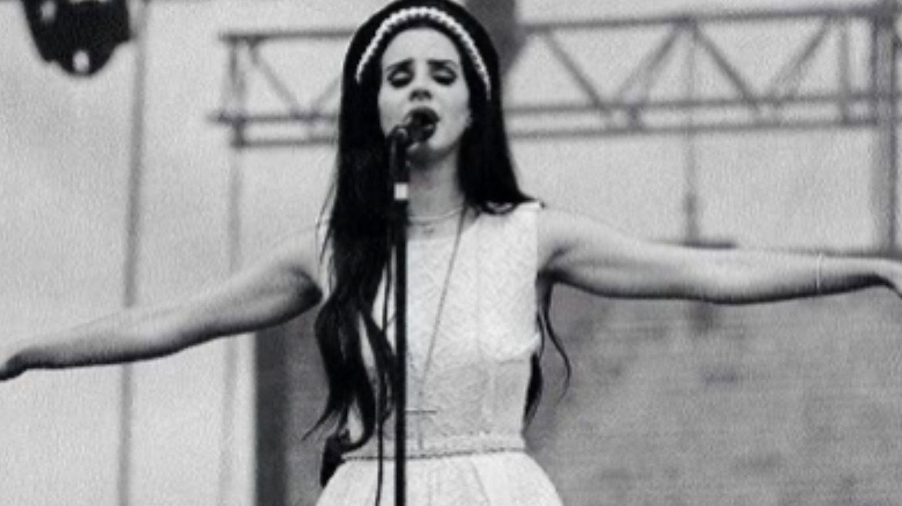 Lana Del Rey Million Dollar Man Performance 2012 still 2