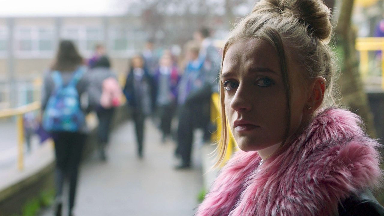 Ackley Bridge - Season 2 Episode 1 : Episode 1