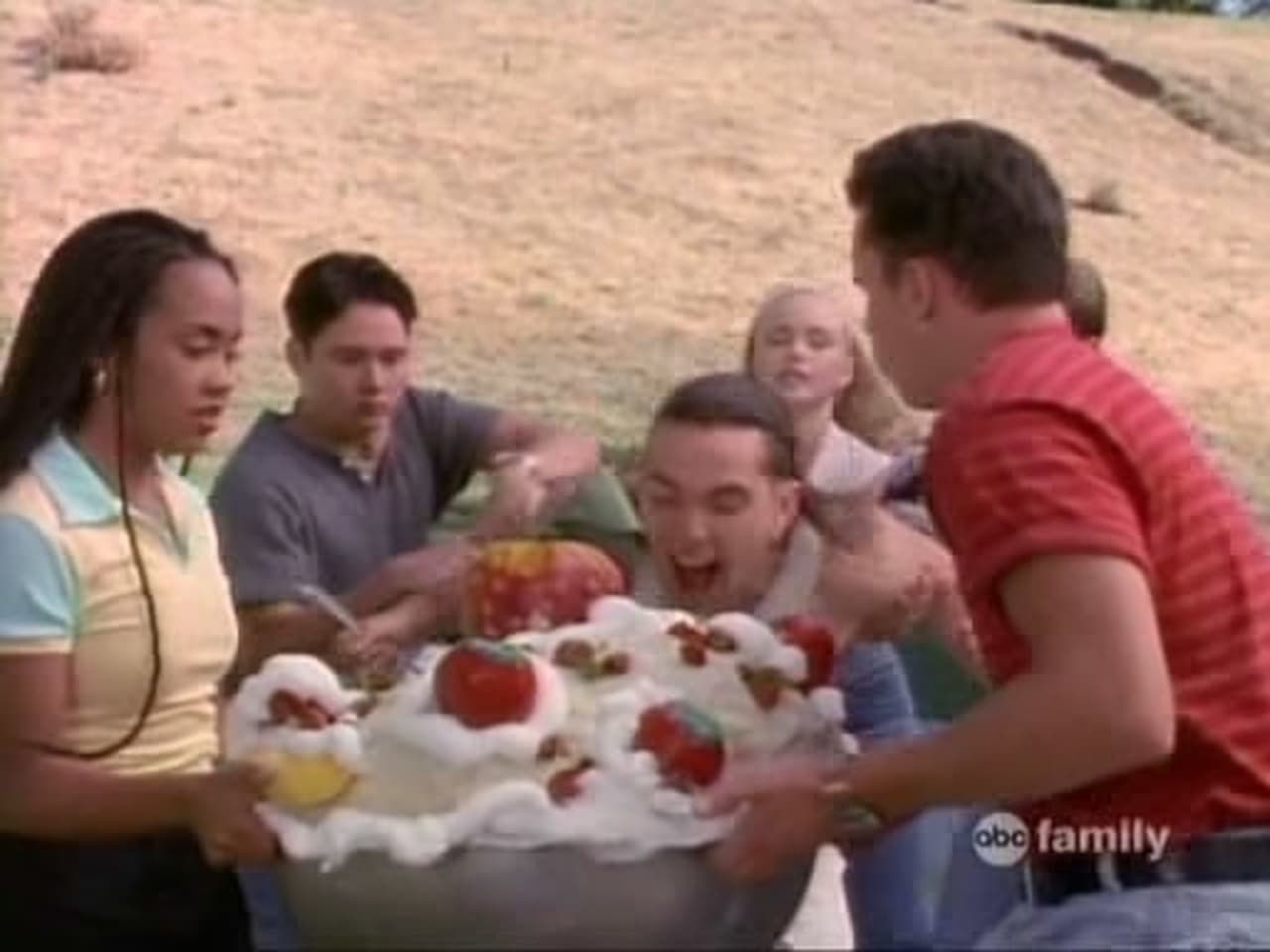 Power Rangers - Season 3 Episode 24 : A Different Shade of Pink (3)