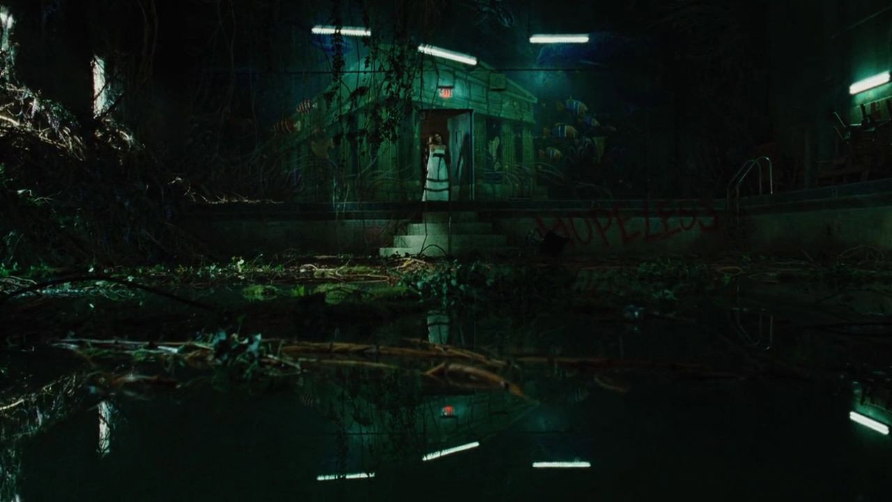 Jennifer's Body background 98