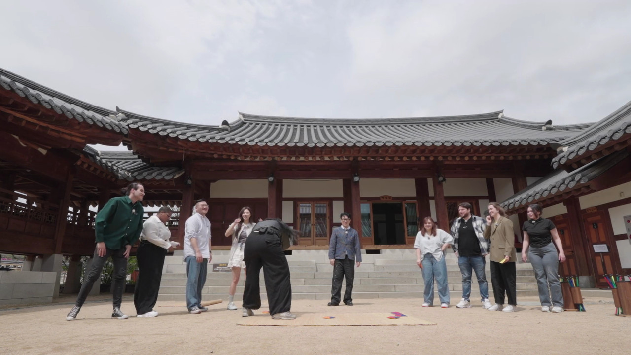 Newbie in the Club - Season 1 Episode 13 : Hangout with Global Friends