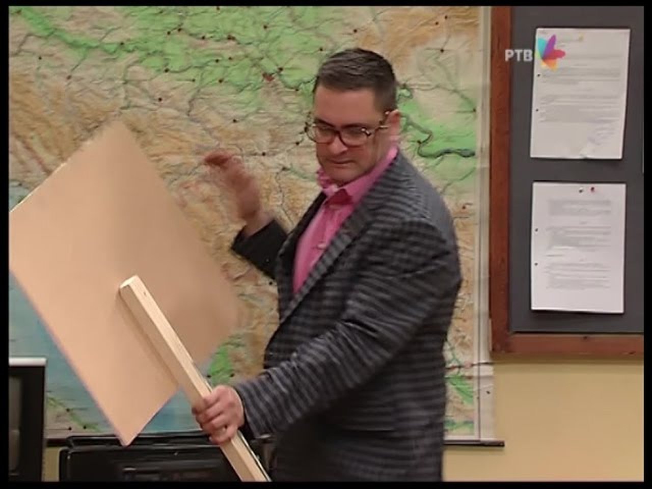 Government Job - Season 5 Episode 125 : 889 Uranak