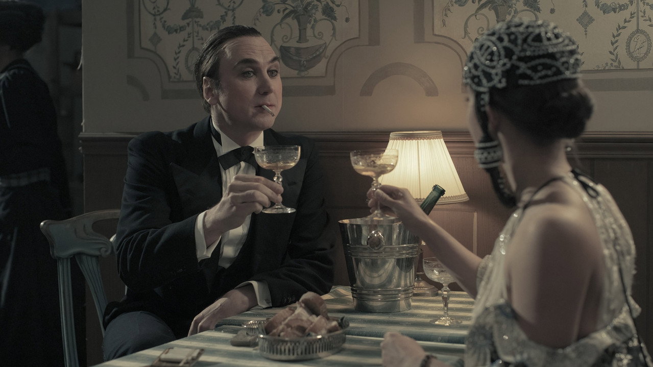 Обои к сериалу «Ирма Веп (2022)» — (45 из 73)