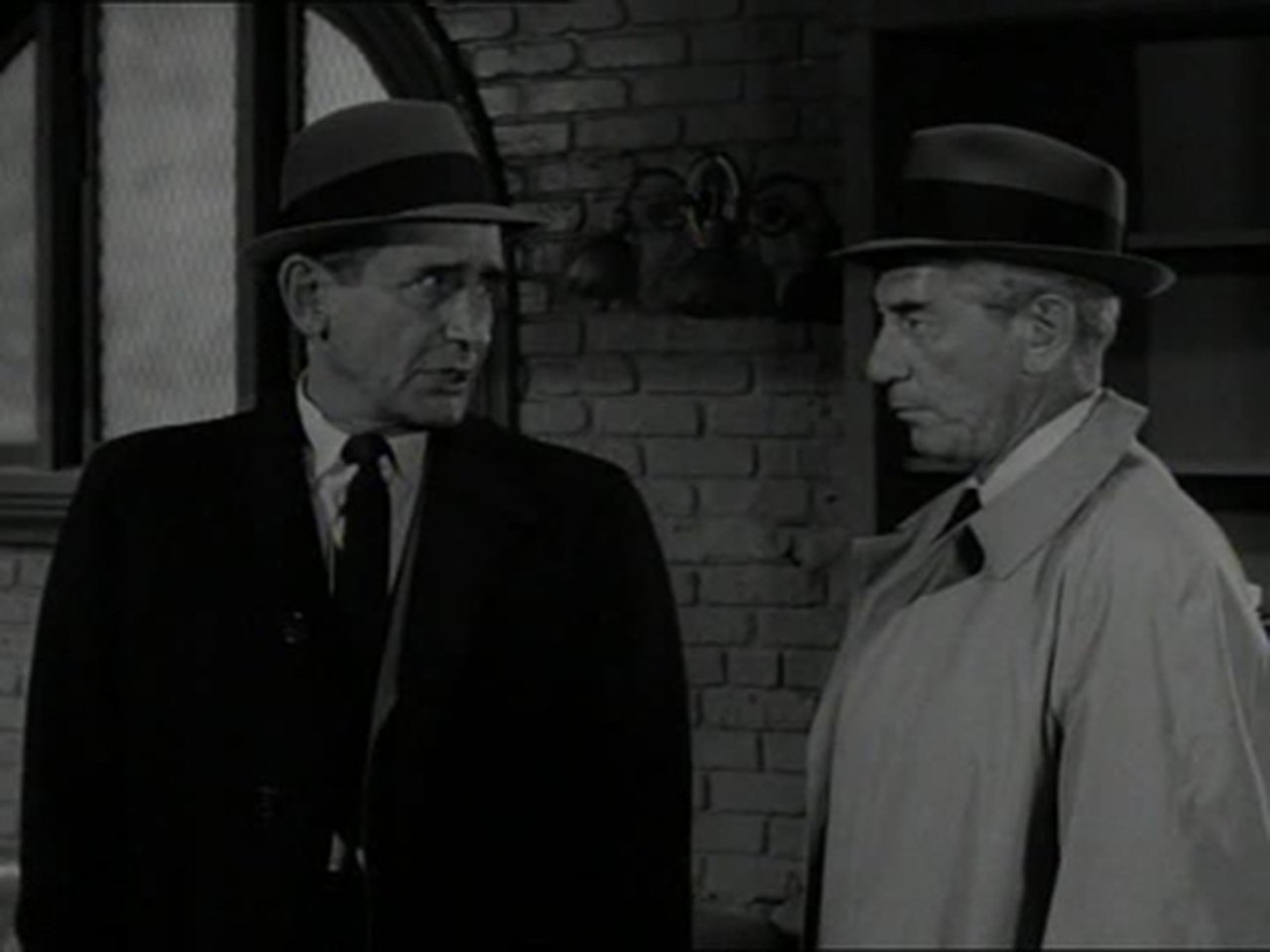 The Alfred Hitchcock Hour - Season 1 Episode 32 : Death of a Cop