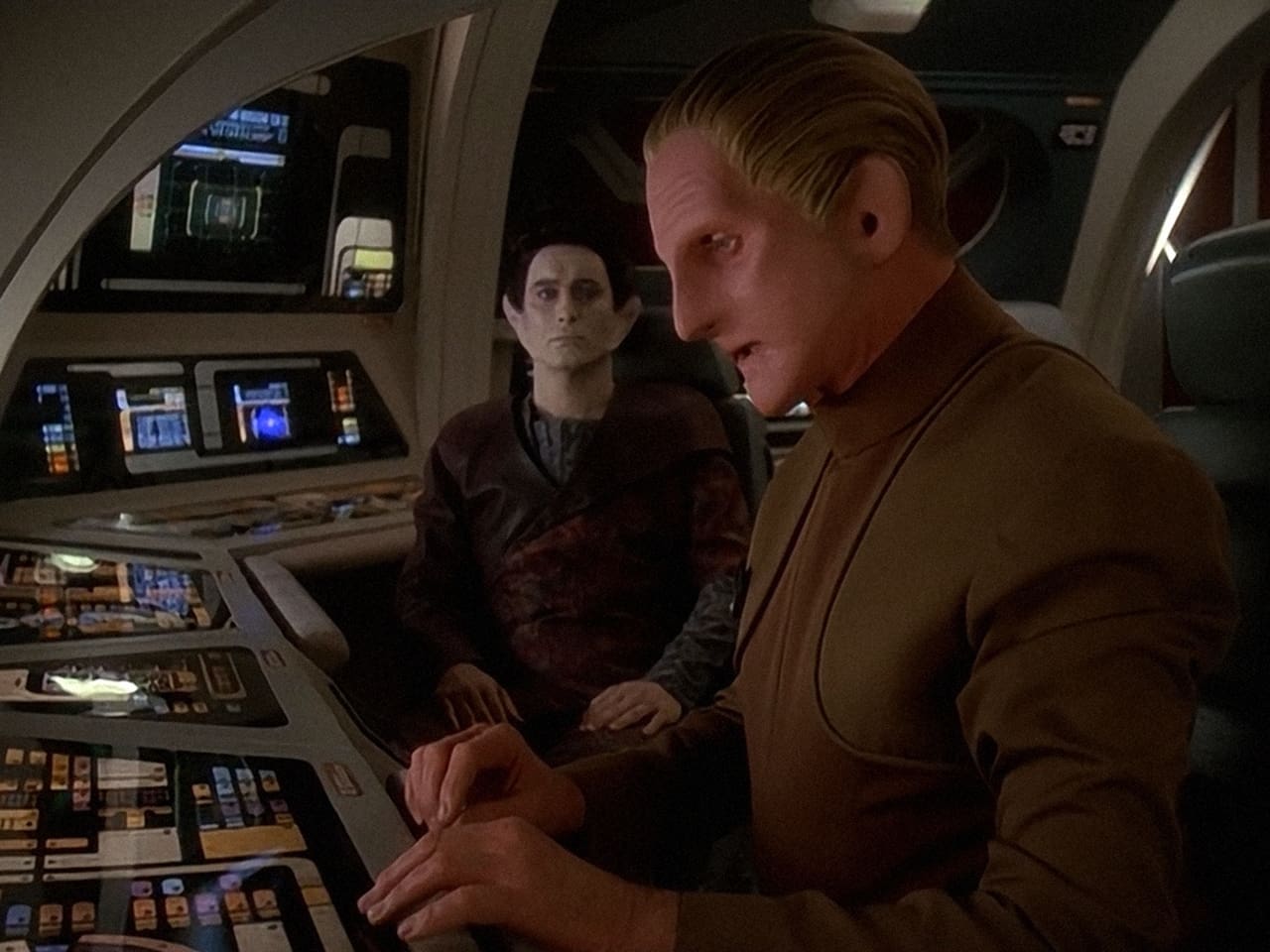 Star Trek: Deep Space Nine - Season 7 Episode 6 : Treachery, Faith, and the Great River