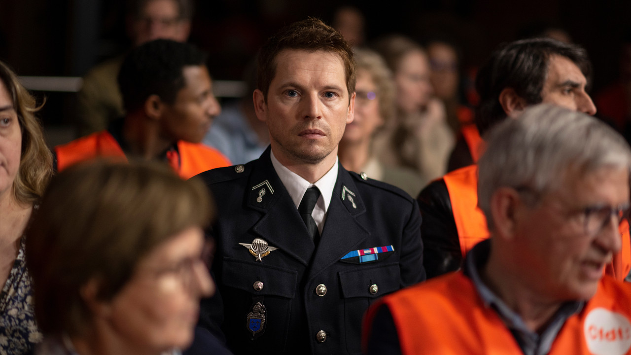 La Syndicaliste backdrop