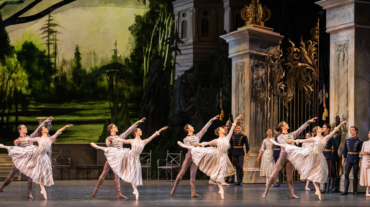 Royal Ballet & Opera 2026/27: Swan Lake backdrop