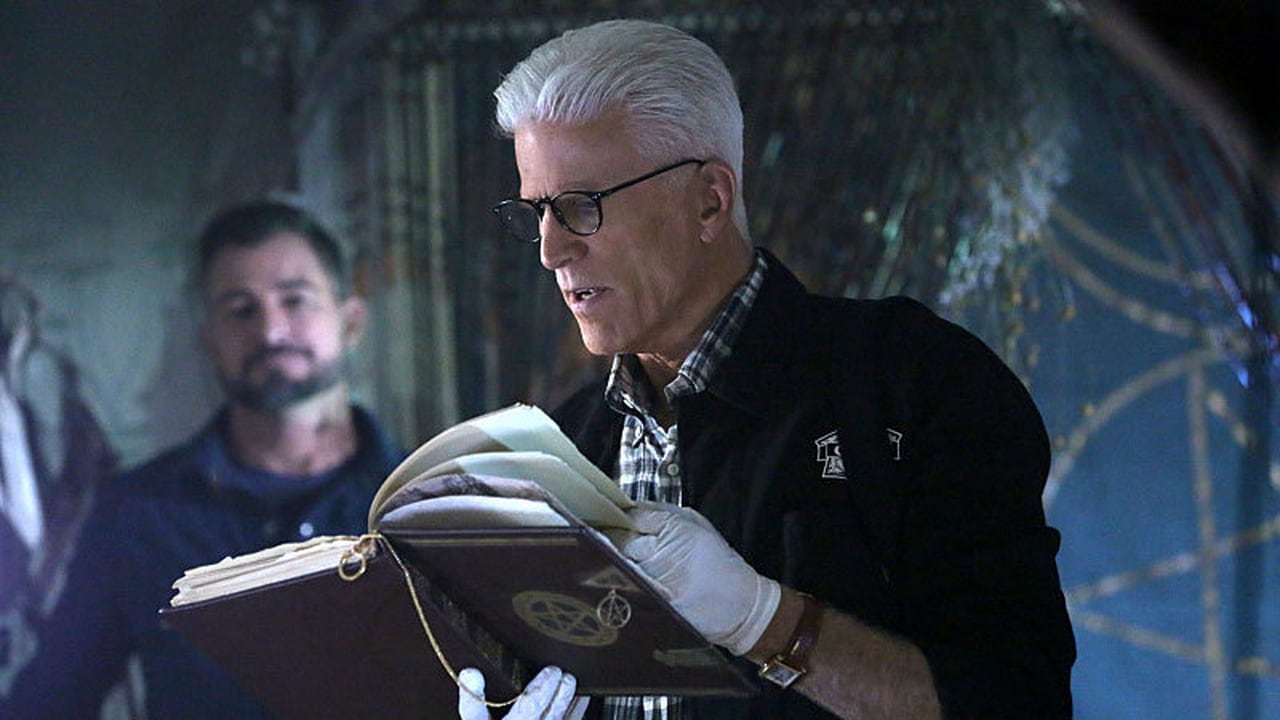 CSI: Crime Scene Investigation - Season 15 Episode 4 : The Book of Shadows