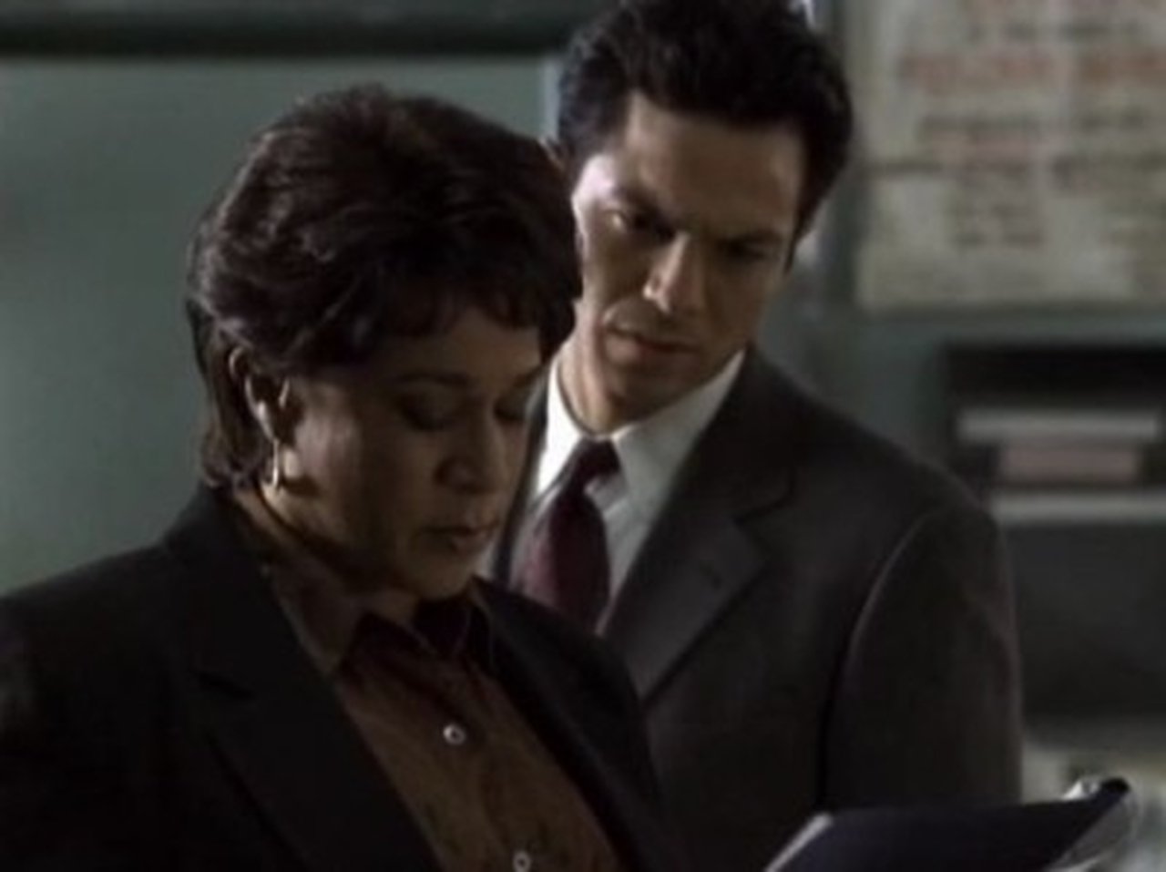 Law & Order - Season 9 Episode 13 : Hunters