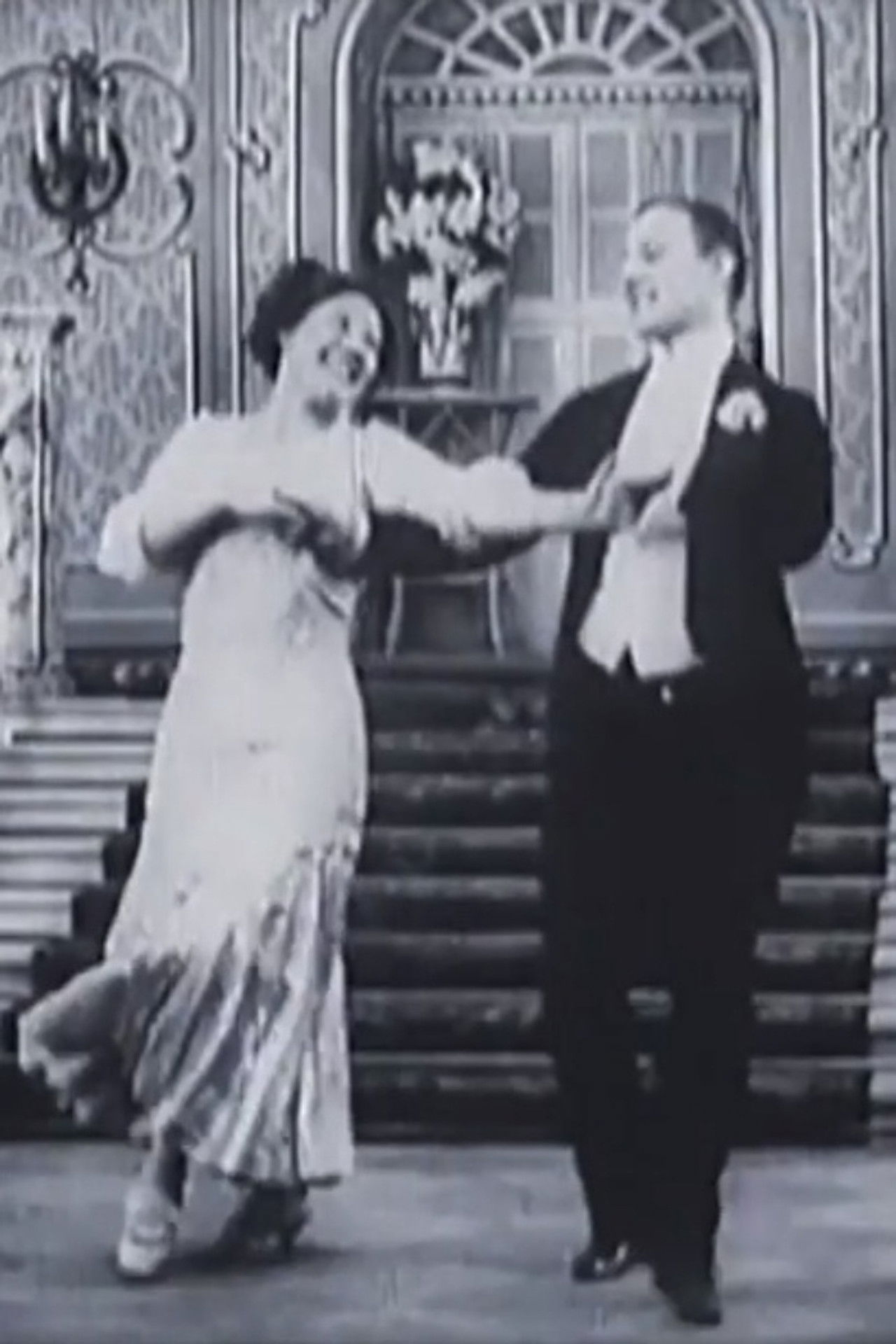 Der Graf von Luxemburg: Mädel klein, Mädel fein Backdrop