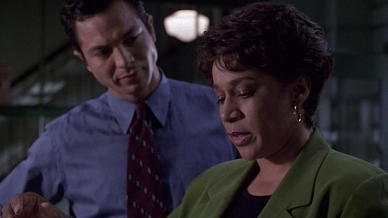 Law & Order - Season 8 Episode 21 : Bad Girl
