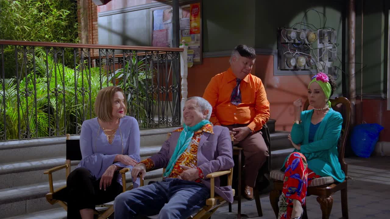 Vecinos - Season 7 Episode 5 : El hojalatero