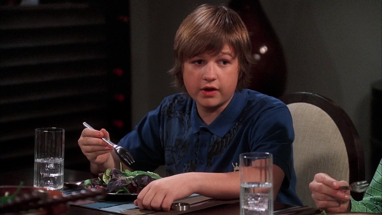 Two and a Half Men - Season 6 Episode 10 : He Smelled the Ham, He Got Excited