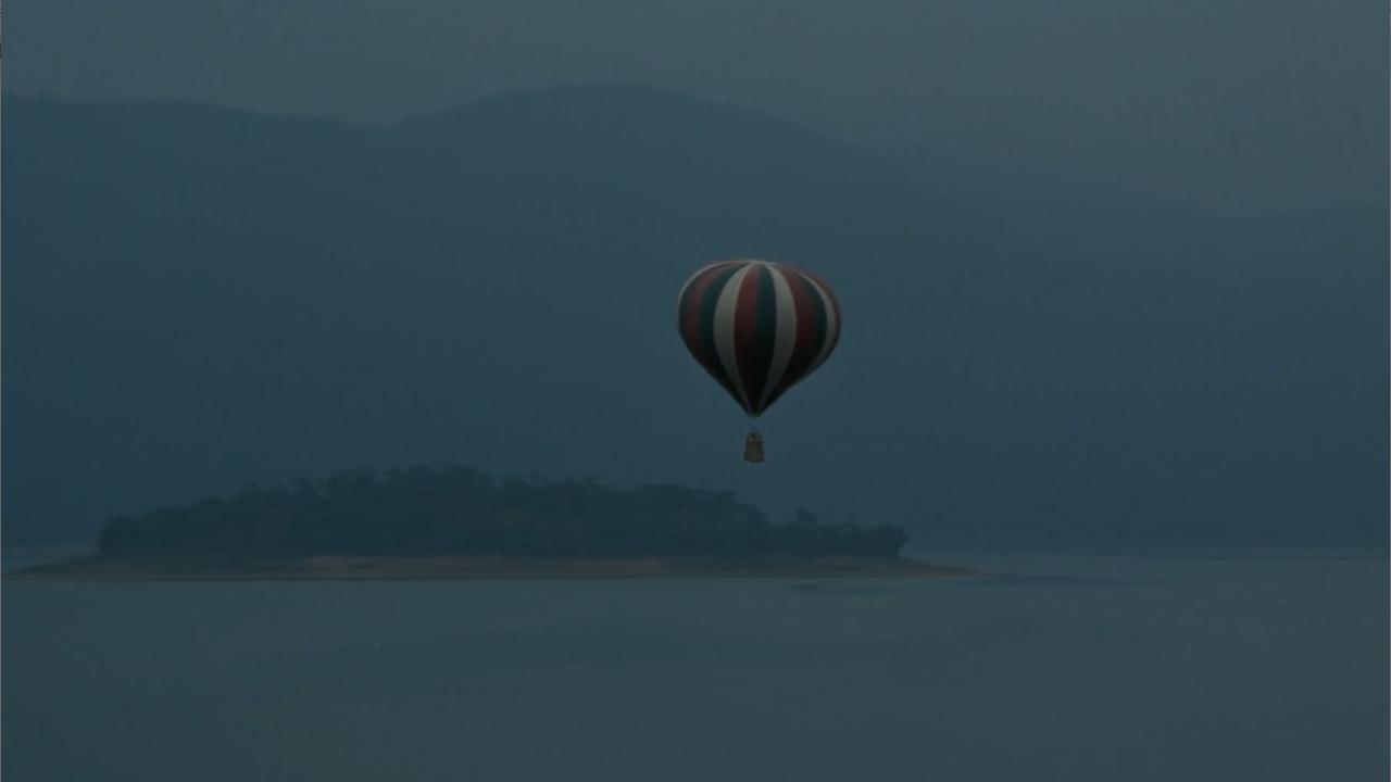 Viaje fantástico en globo background