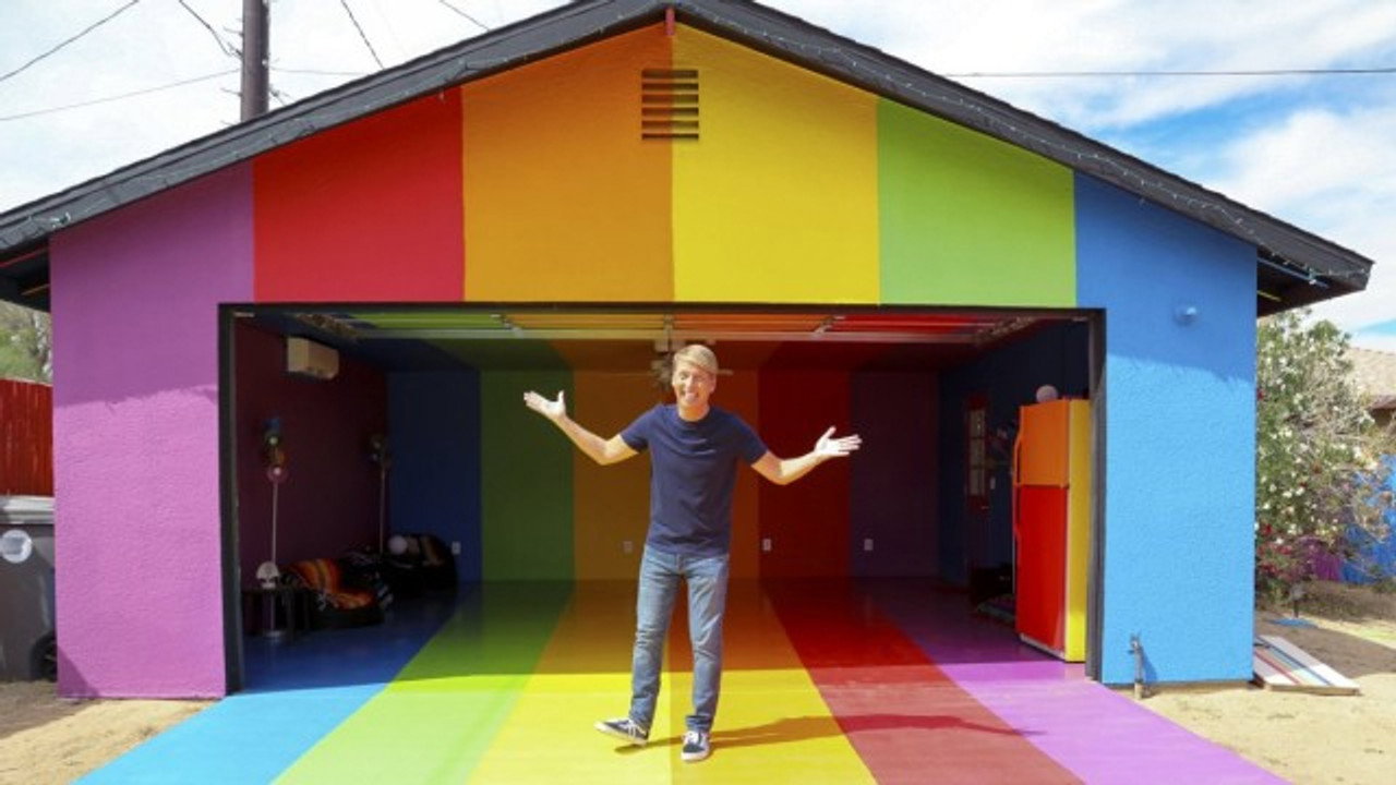 Zillow Gone Wild backdrop