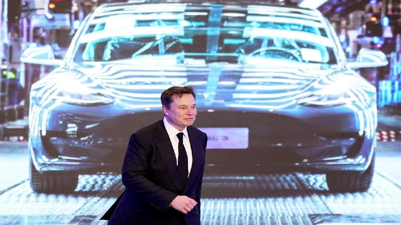 Elon Musk: Aiming for the Stars background