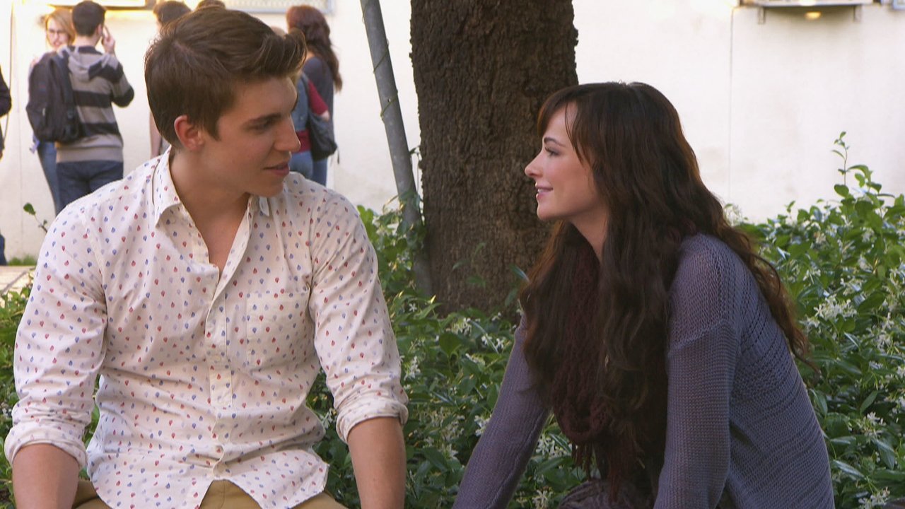 Awkward. - Season 3 Episode 13 : Taking Sides