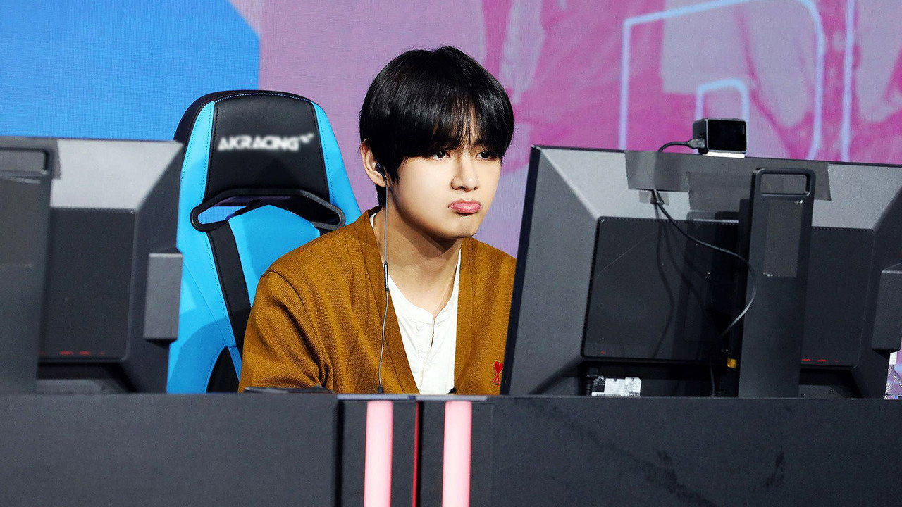 BIỂU TƯỢNG VÀ THỰC TẠI: GIẢI MÃ CẤU TRÚC CỦA 'RUN BTS!' TRONG KỶ NGUYÊN GIẢI TRÍ KỸ THUẬT SỐ cinematic still