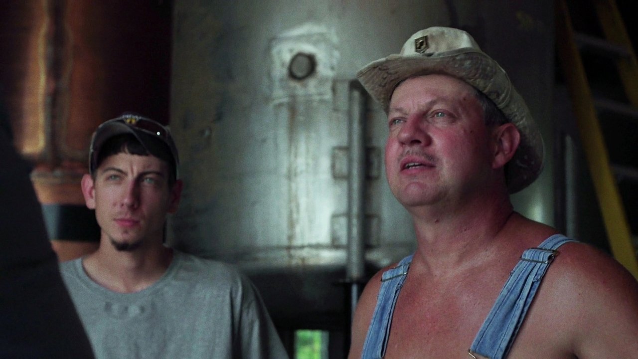 Moonshiners - Season 7 Episode 1 : Snake Bitten