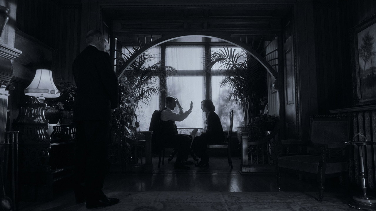 Nightmare Alley still 9