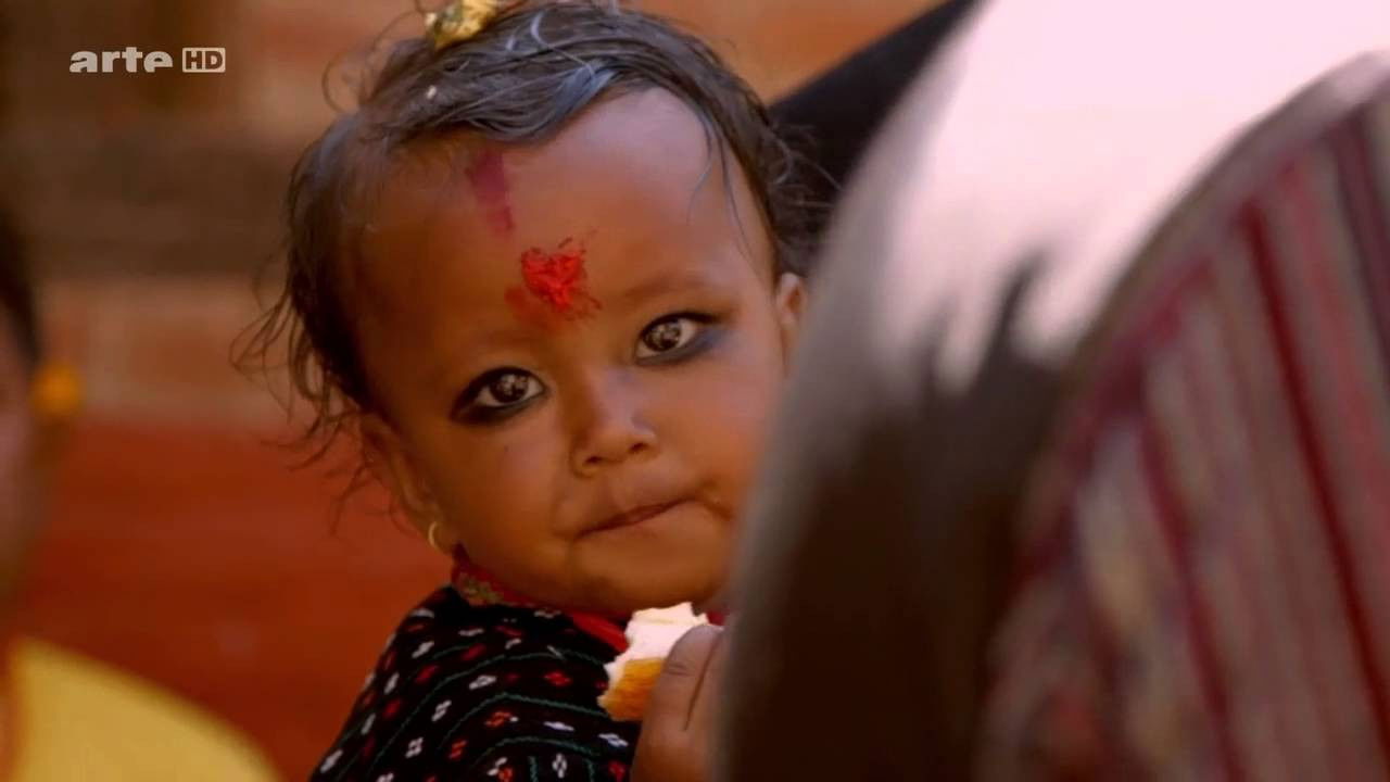 Enquête d'ailleurs — Kumaris: les enfants-dieux du Népal