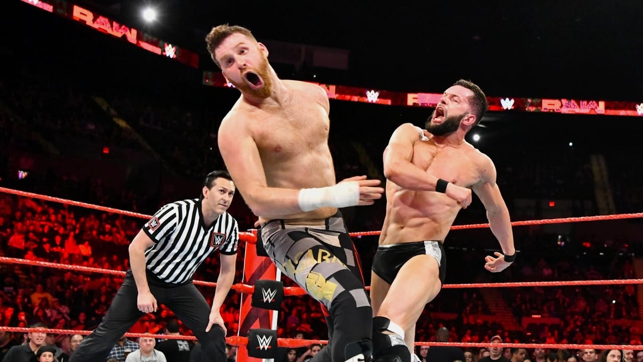 WWE Raw - Season 26 Episode 19 : May 7, 2018 (Uniondale, NY)