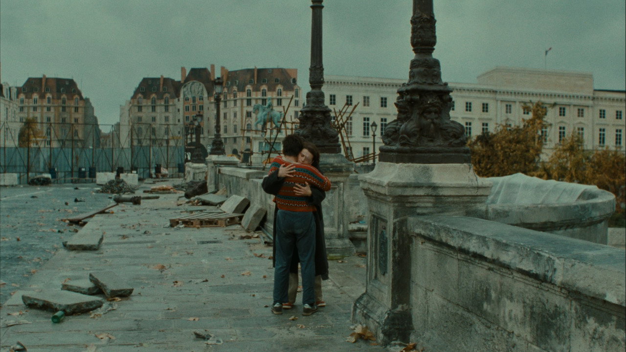 The Lovers on the Bridge background 35
