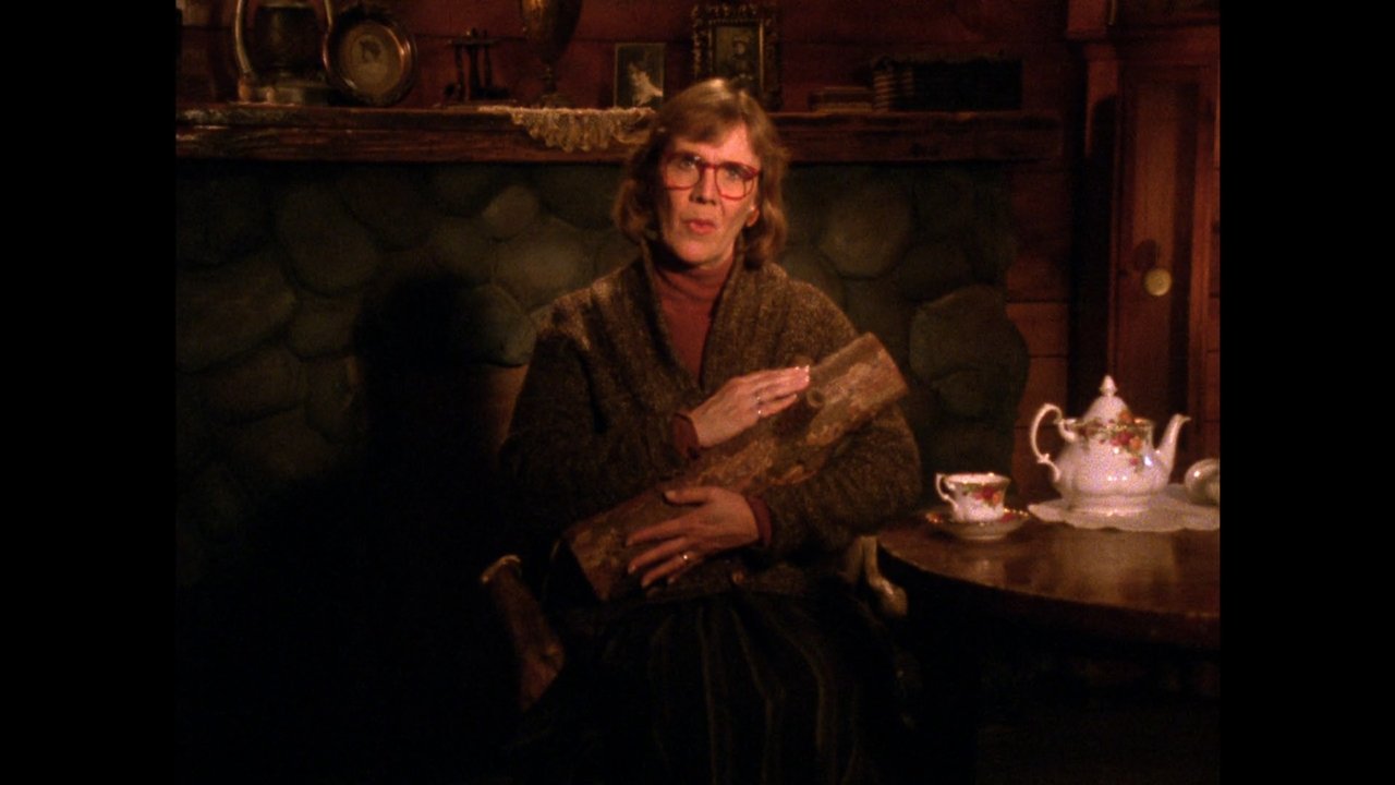 Twin Peaks - Season 0 Episode 56 : Log Lady Introduction - S02E10