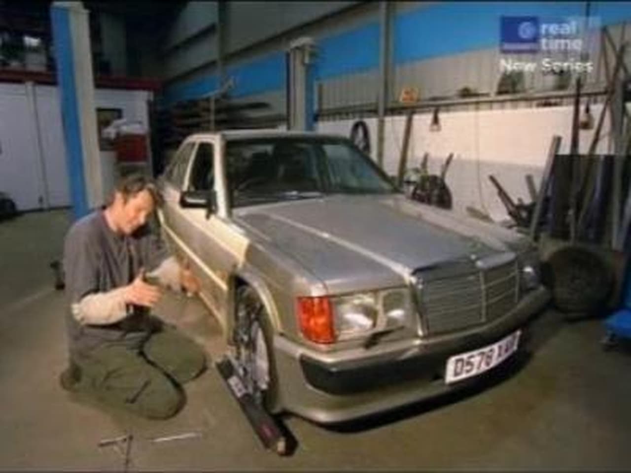 Wheeler Dealers - Season 3 Episode 6 : Mercedes Benz 190E 2.3-16 Cosworth (Part 2)